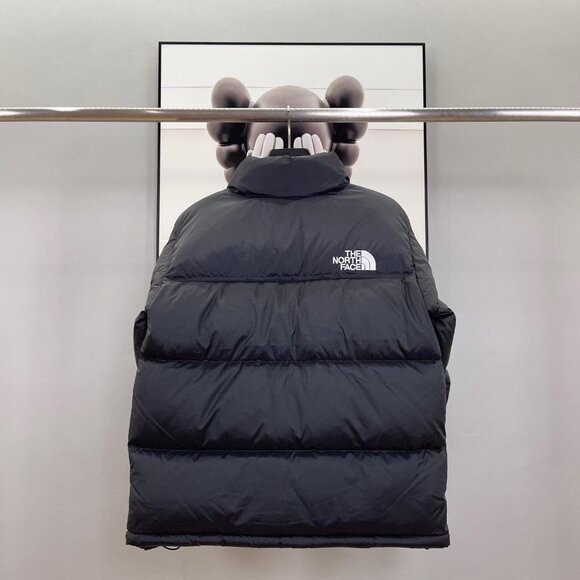 Men's The North Face Black down jacket - Picture 2 of 7